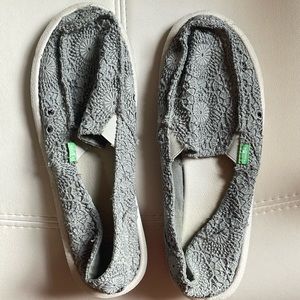 Women’s Sanuk sandal shoes floral